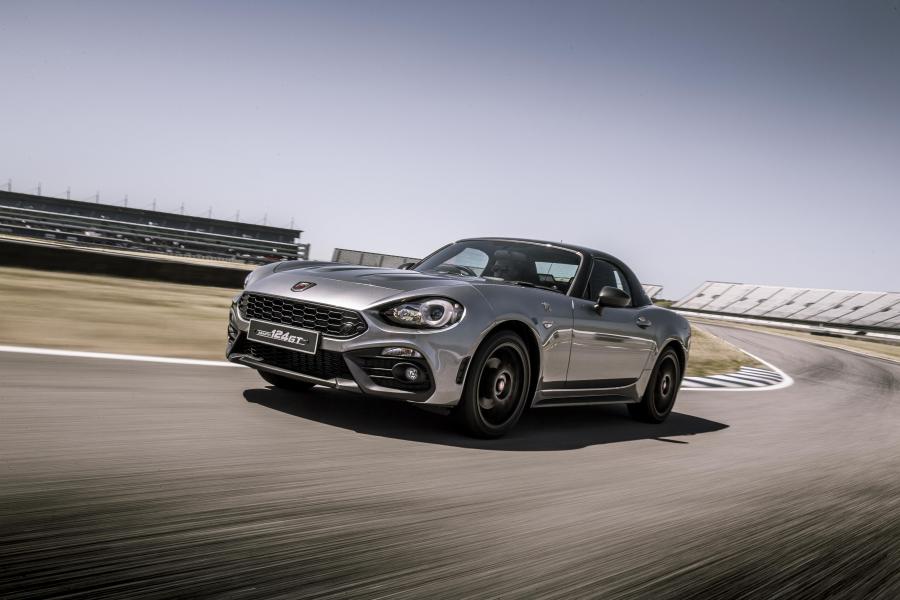  Abarth 124 GT (348) 2018 года  (UK) (фото 7 из 40)